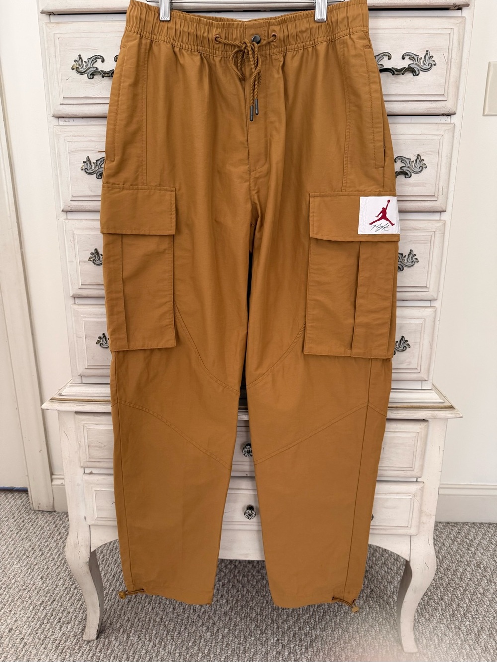NWT JORDAN Men’s flight Woven Pocket Sports in Mustard - Picture 2 of 8